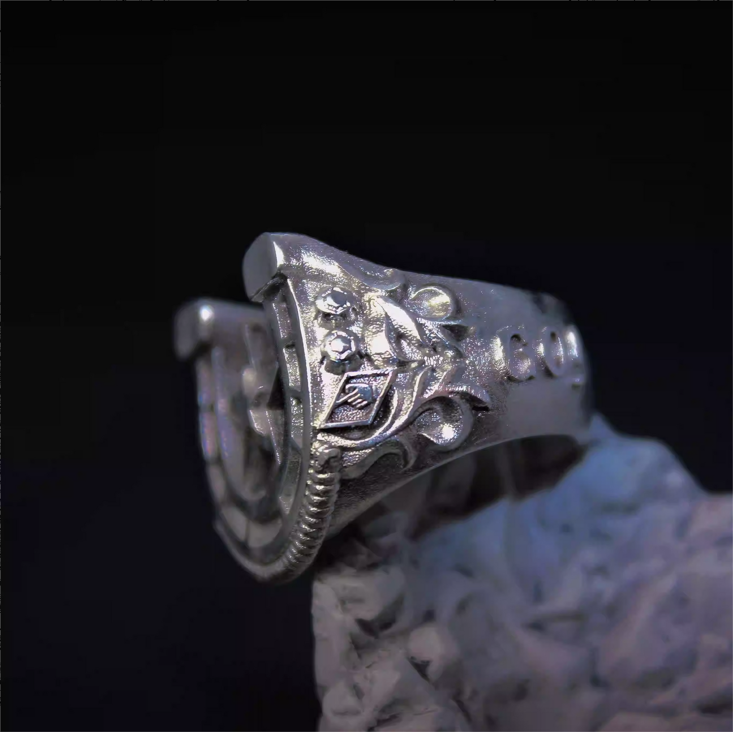 Gyro & Johnny Inspired Adjustable Horseshoe Ring – JoJo Steel Ball Run Ring